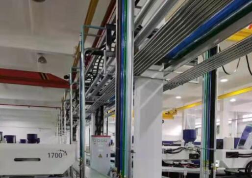 利時(shí)設(shè)備循環(huán)水管道安裝